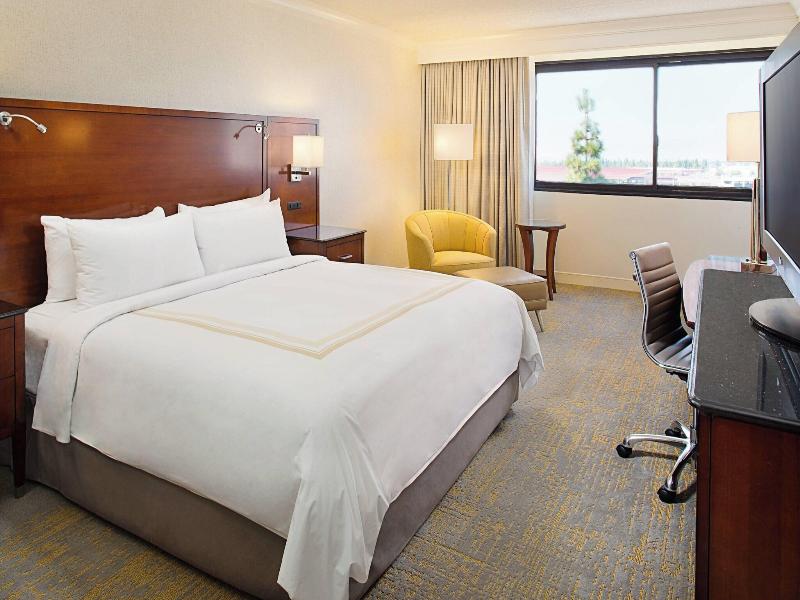 Los Angeles Marriott Burbank Airport image
