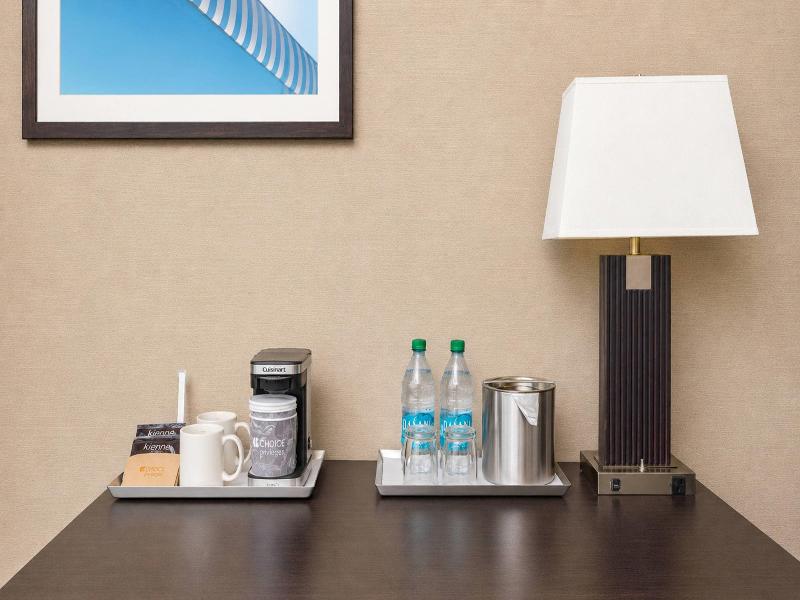 Radisson Hotel Winnipeg Downtown image