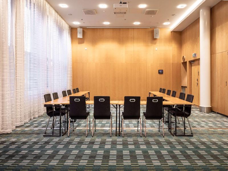 Hilton Helsinki-Vantaa Airport image
