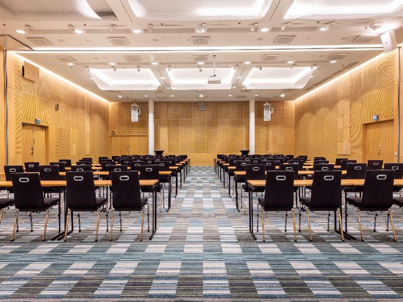 Hilton Helsinki-Vantaa Airport image