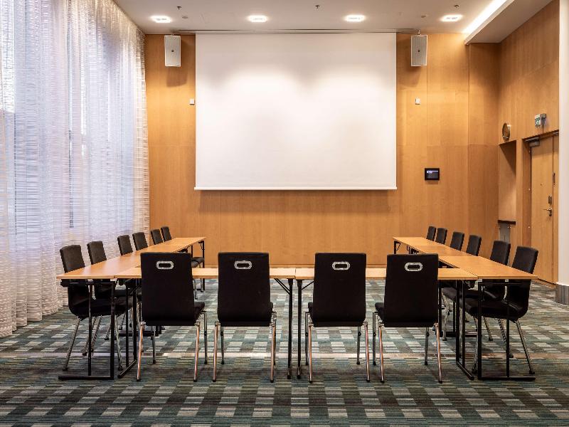 Hilton Helsinki-Vantaa Airport image