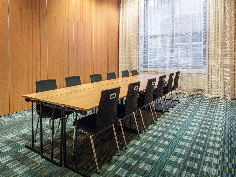 Hilton Helsinki-Vantaa Airport image