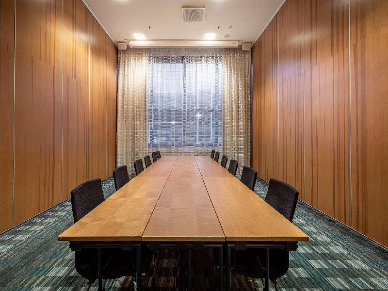 Hilton Helsinki-Vantaa Airport image
