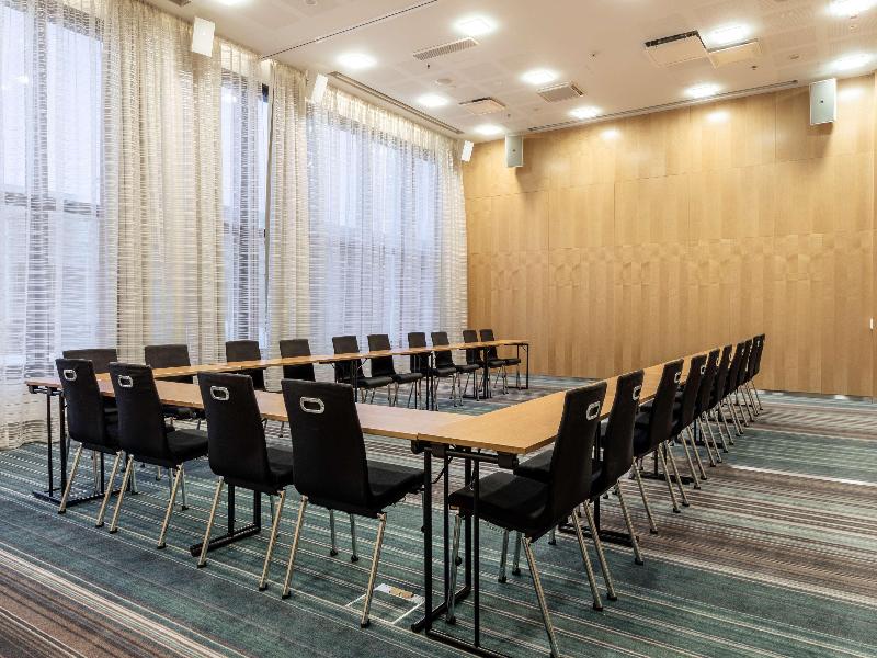 Hilton Helsinki-Vantaa Airport image