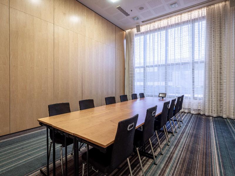 Hilton Helsinki-Vantaa Airport image