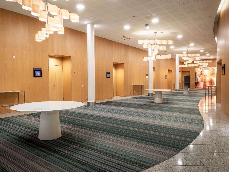 Hilton Helsinki-Vantaa Airport image