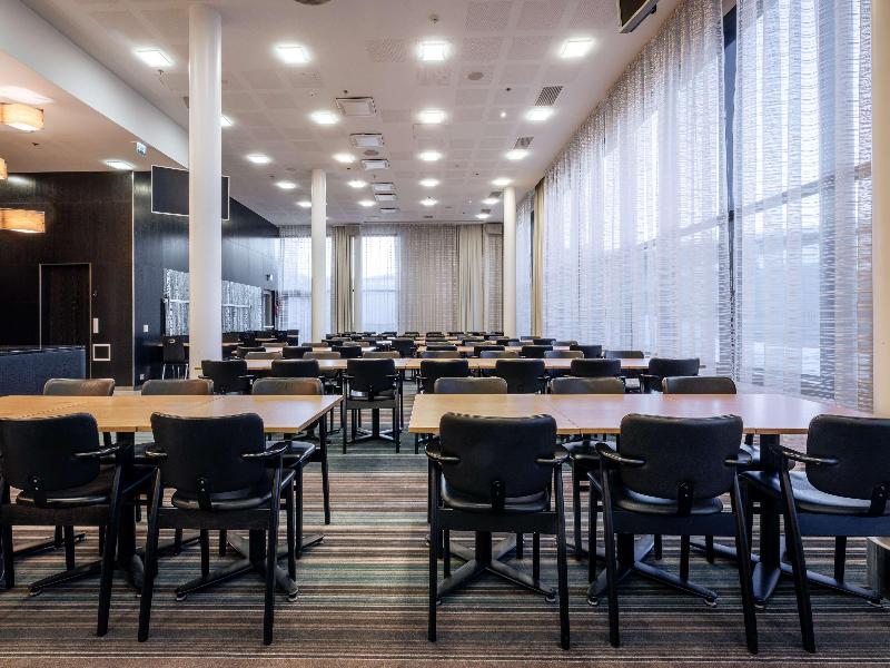 Hilton Helsinki-Vantaa Airport image