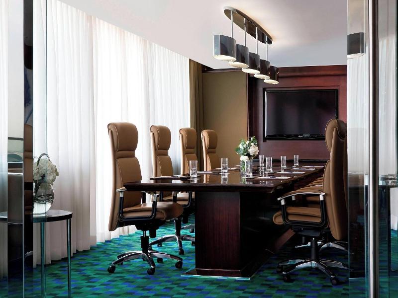 Hong Kong SkyCity Marriott hotel image