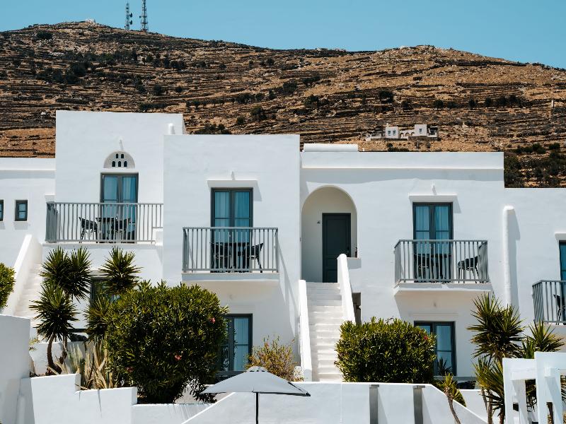 Mr & Mrs White Tinos — general view