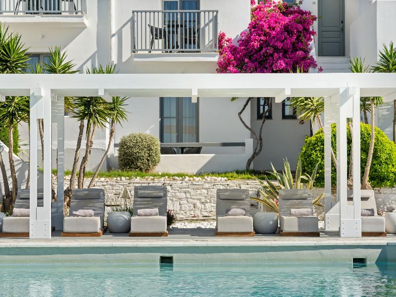 Mr & Mrs White Tinos image