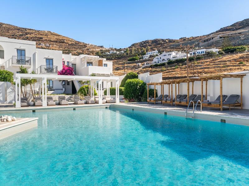 Mr & Mrs White Tinos image