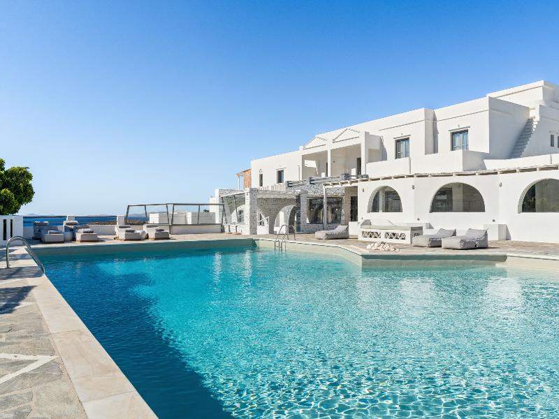 Mr & Mrs White Tinos image