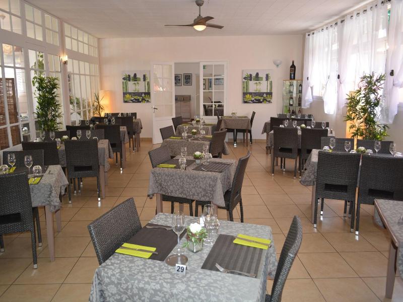 Hôtel Restaurant Les Falaises image