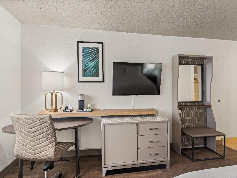 Holiday Inn Tampa Westshore - Airport Area image