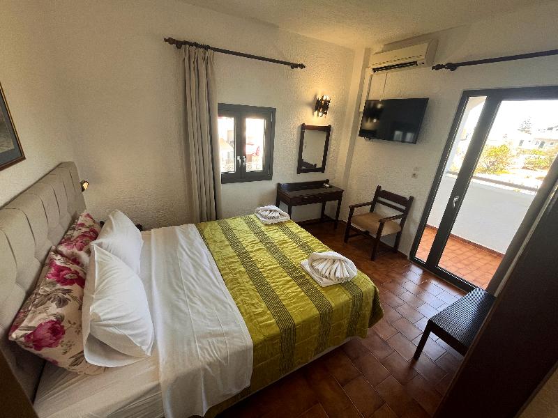 MALIA HOLIDAYS image