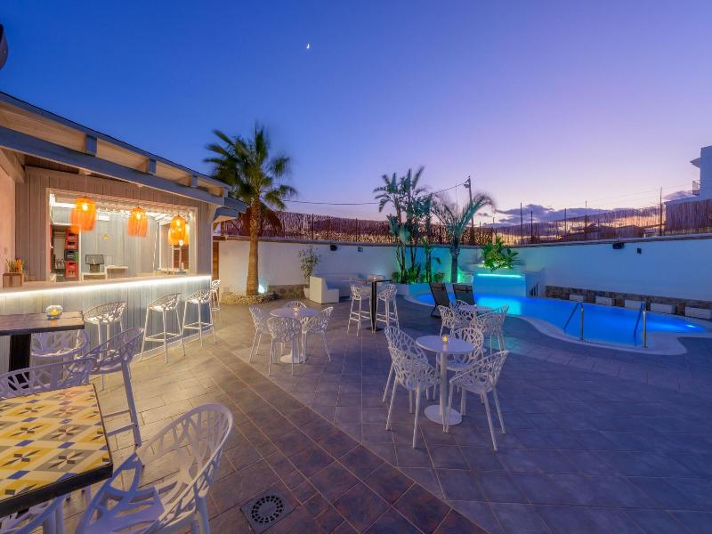 Sibarys Hotel Boutique image