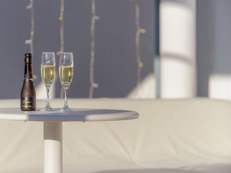 Sibarys Hotel Boutique image