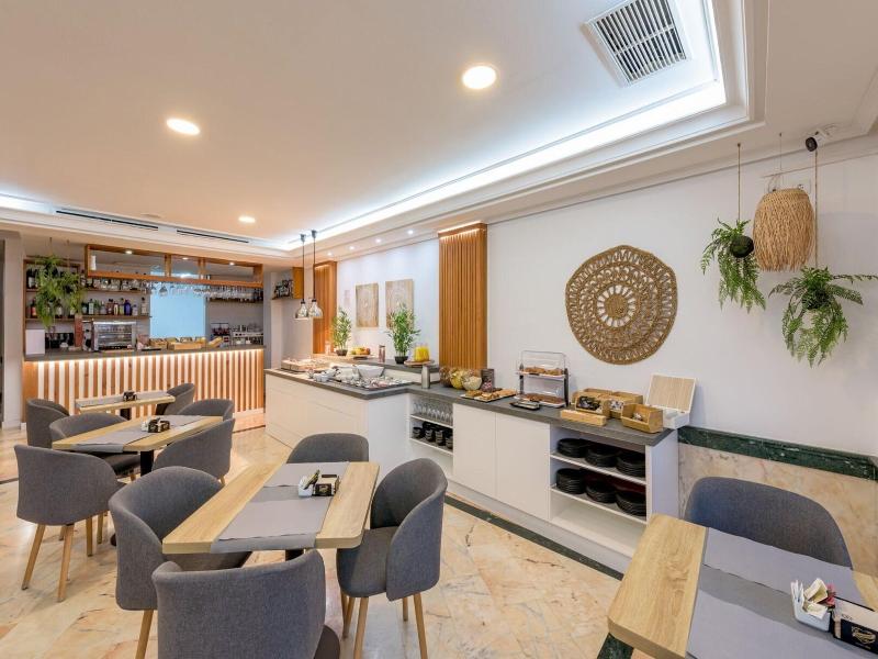 Sibarys Hotel Boutique image