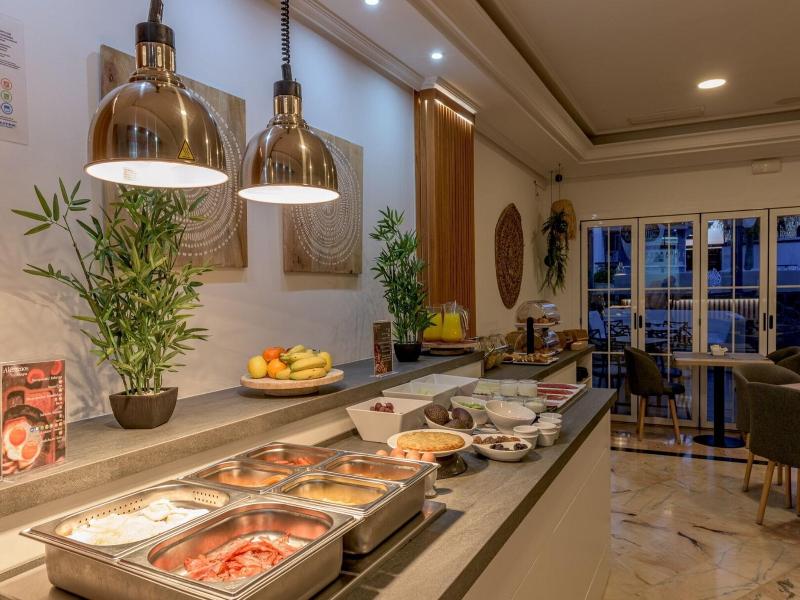 Sibarys Hotel Boutique image