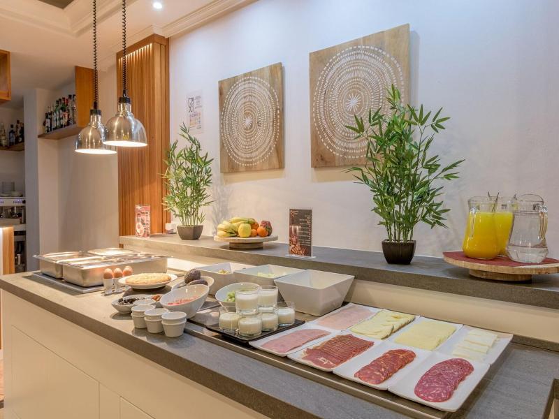 Sibarys Hotel Boutique image