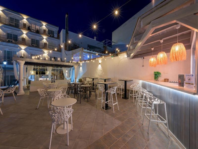 Sibarys Hotel Boutique image