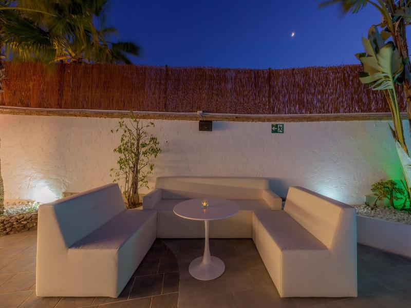 Sibarys Hotel Boutique image