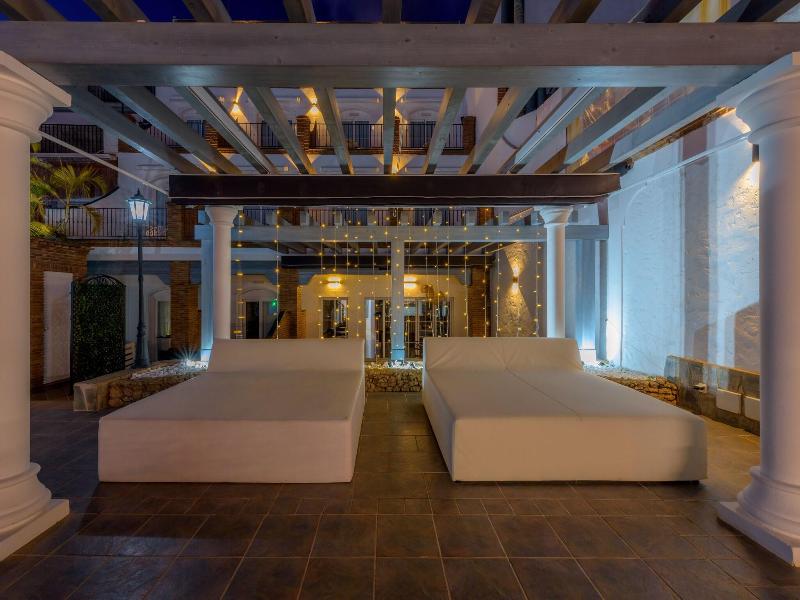 Sibarys Hotel Boutique image