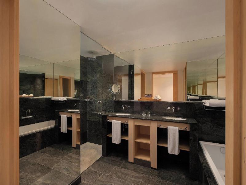 Hotel Marques de Riscal, a Luxury Collection Hotel image