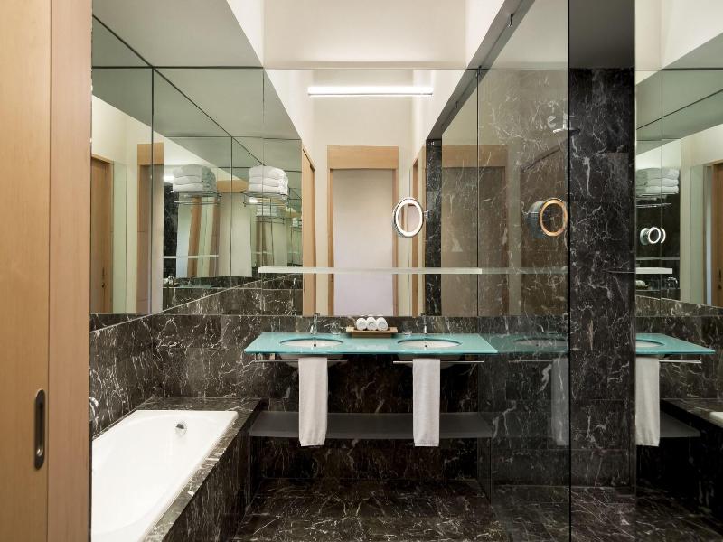 Hotel Marques de Riscal, a Luxury Collection Hotel image