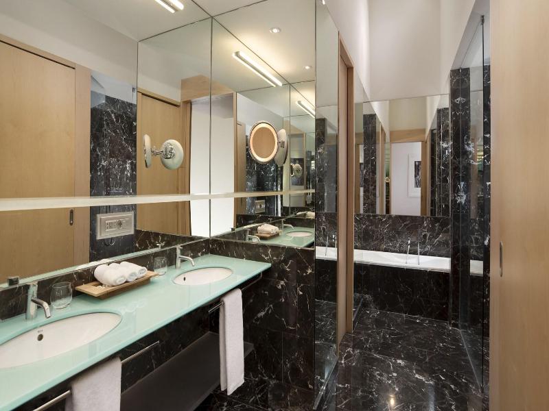 Hotel Marques de Riscal, a Luxury Collection Hotel image