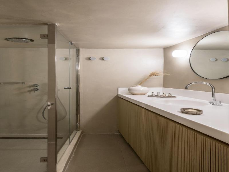 Enigma Apartments — photo 9