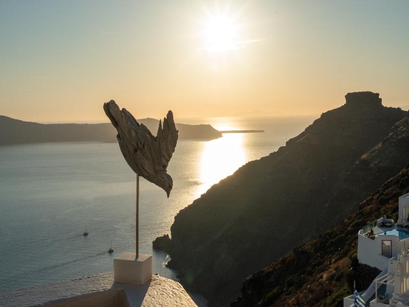 Sun Rocks Boutique Hotel | Caldera View Suites  image