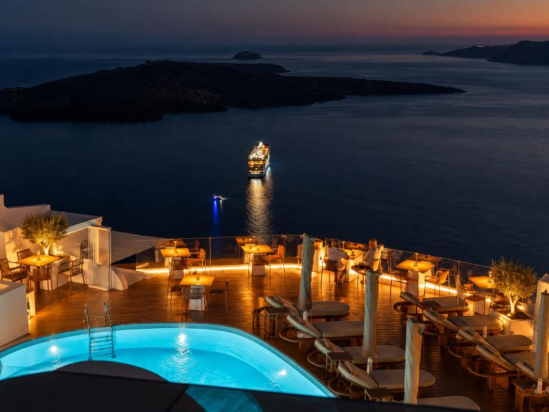 Sun Rocks Boutique Hotel | Caldera View Suites 