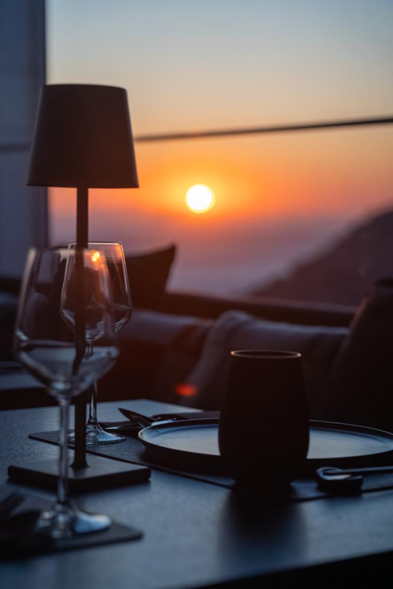 Sun Rocks Boutique Hotel | Caldera View Suites  image