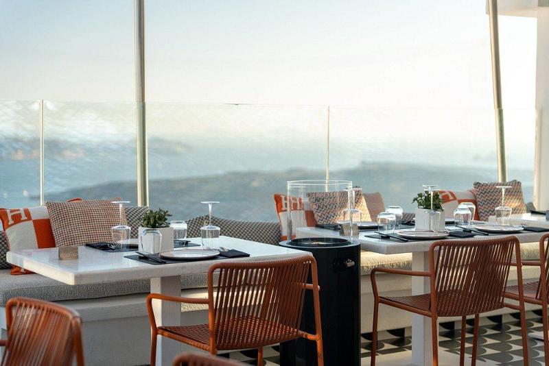 Sun Rocks Boutique Hotel | Caldera View Suites  image