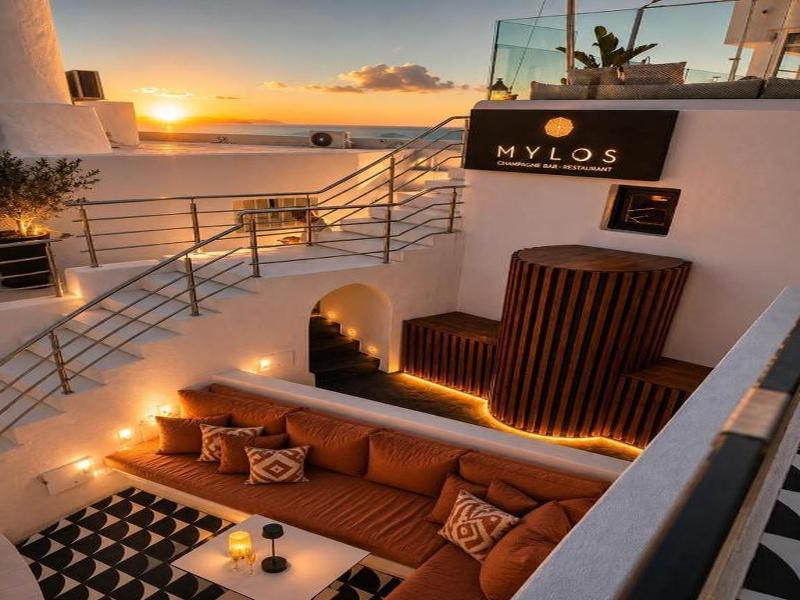 Sun Rocks Boutique Hotel | Caldera View Suites 
