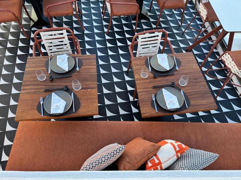 Sun Rocks Boutique Hotel | Caldera View Suites 