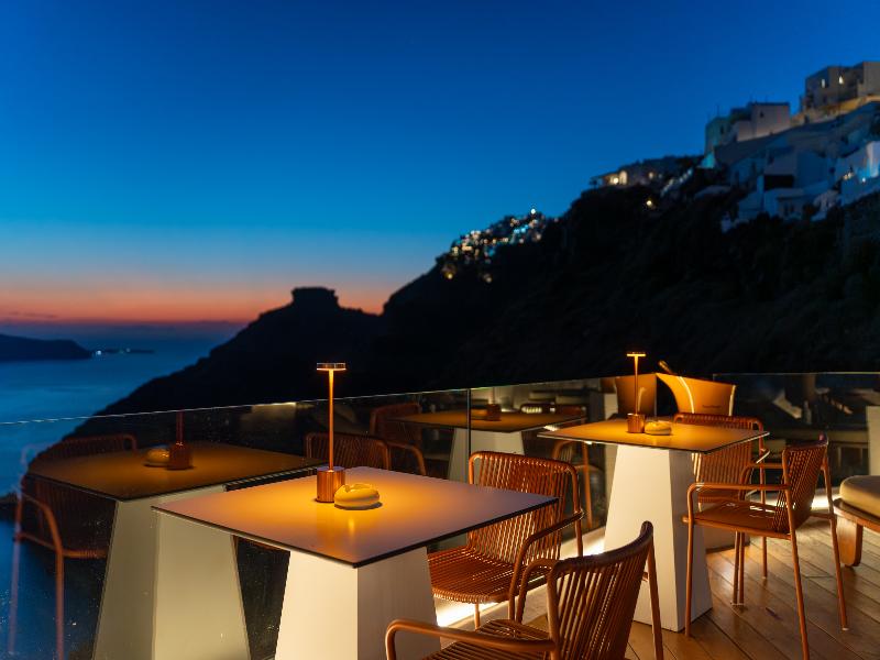 Sun Rocks Boutique Hotel | Caldera View Suites  image