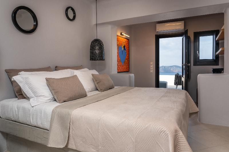 Sun Rocks Boutique Hotel | Caldera View Suites  image