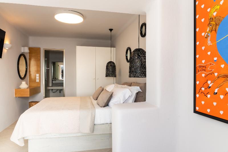 Sun Rocks Boutique Hotel | Caldera View Suites  image