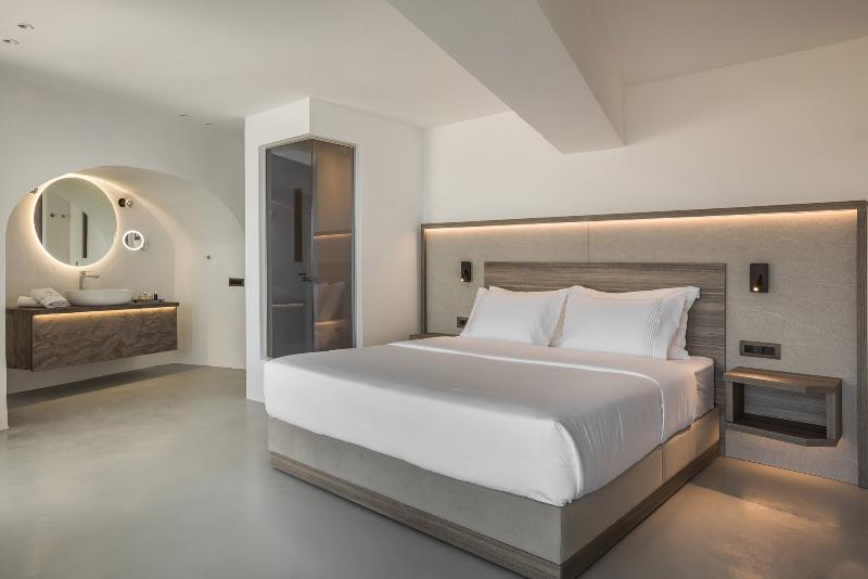 Sun Rocks Boutique Hotel | Caldera View Suites  image