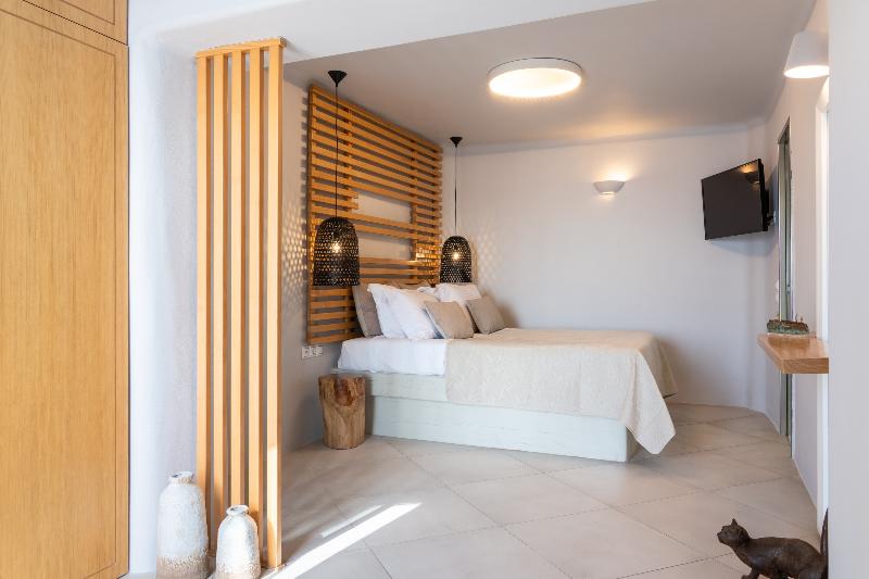 Sun Rocks Boutique Hotel | Caldera View Suites  image
