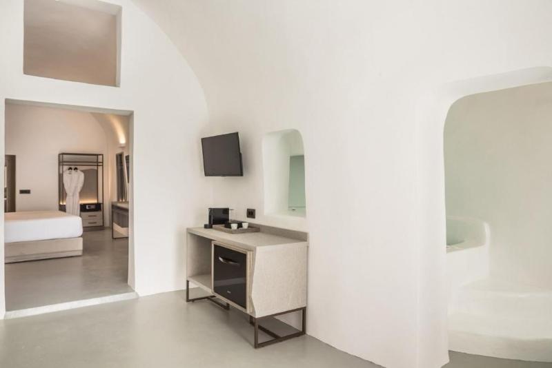 Sun Rocks Boutique Hotel | Caldera View Suites  image