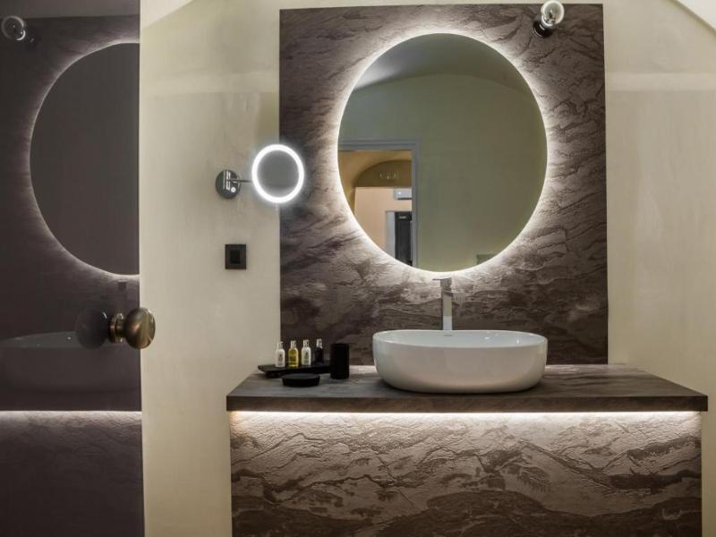 SUITE WITH JACUZZI — photo 6