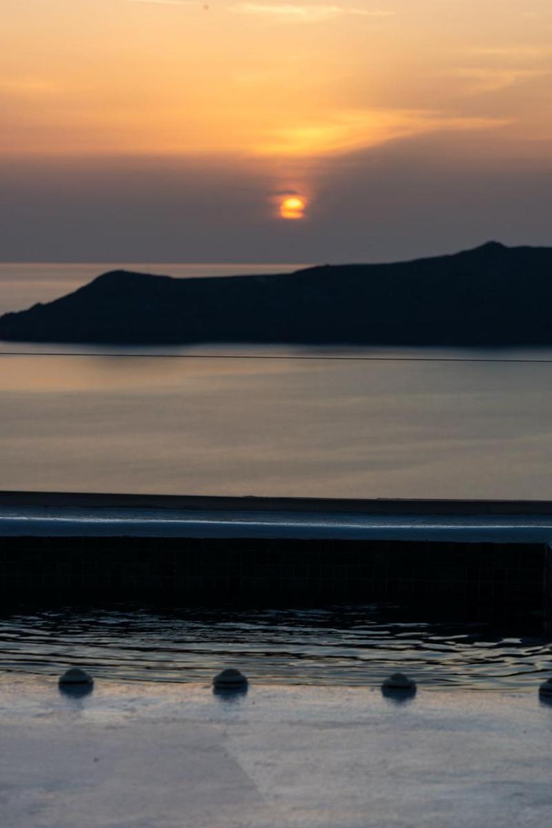 Sun Rocks Boutique Hotel | Caldera View Suites  image