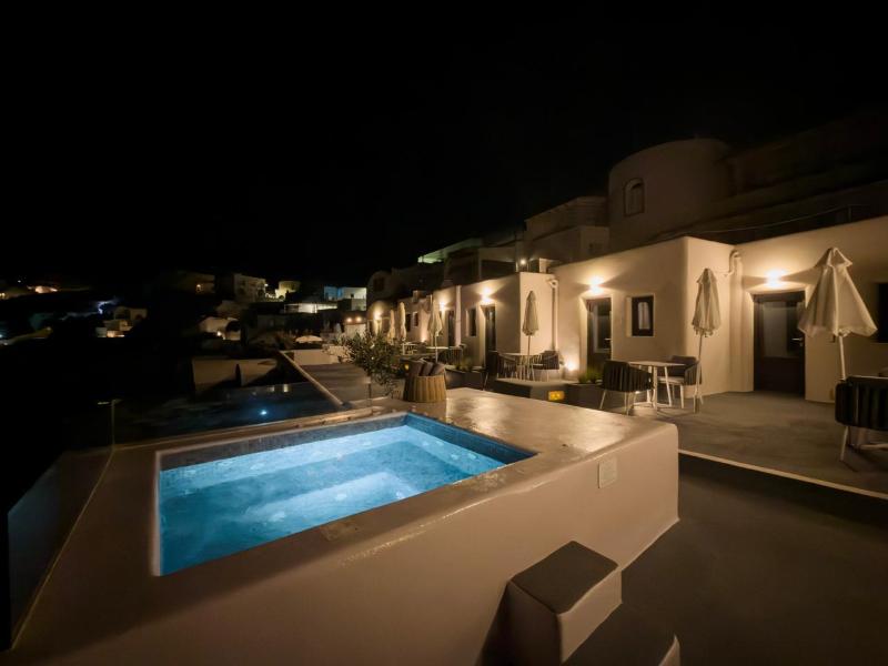 Sun Rocks Boutique Hotel | Caldera View Suites  image