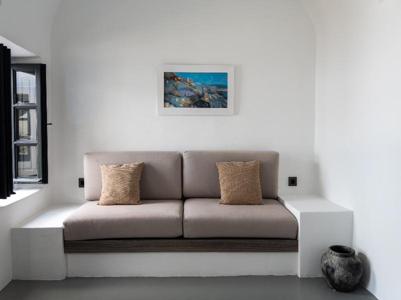 Sun Rocks Boutique Hotel | Caldera View Suites  image