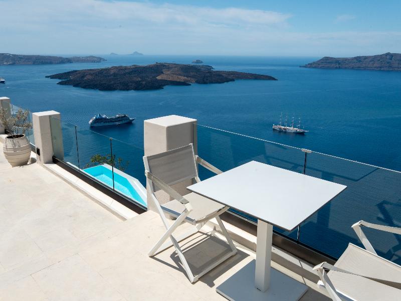 Sun Rocks Boutique Hotel | Caldera View Suites  image