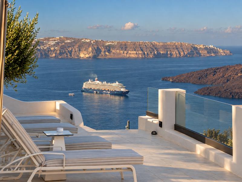 Sun Rocks Boutique Hotel | Caldera View Suites  — photo 82