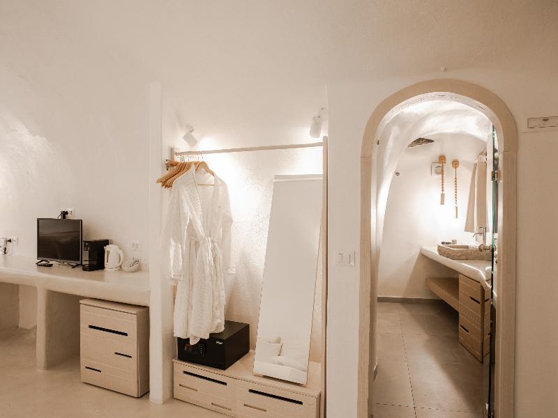 Athina Luxury Suites image